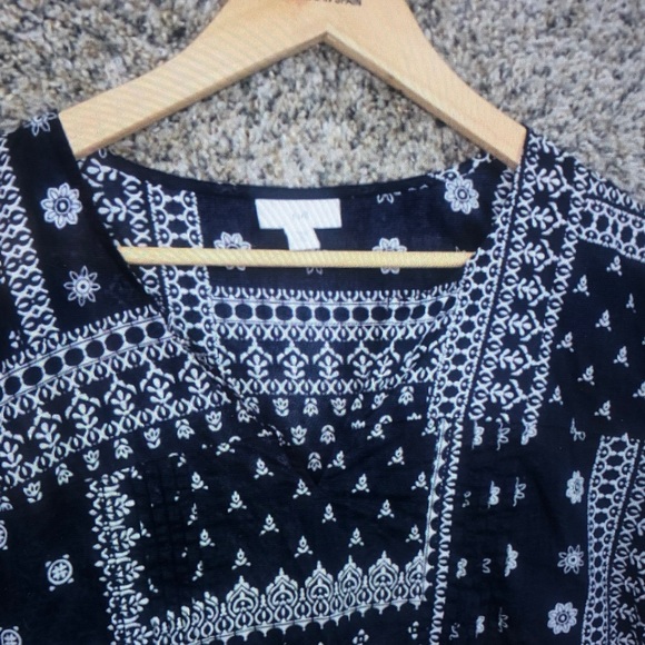 Black & White Patterned Women's Top - Casual Square Neck - Picture 4 of 8